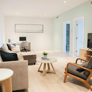 Governors Village - 1,2,3 & 4 Bedroom On Seven Mile Corridor Hotel George Town